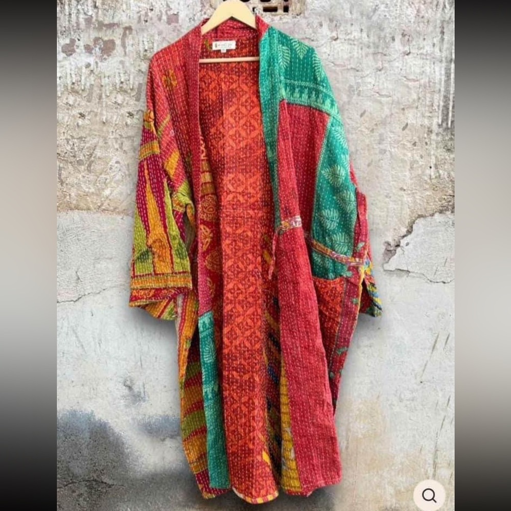 Kantha Bae shortie kimono in beautiful jewel tones!! Never worn!
